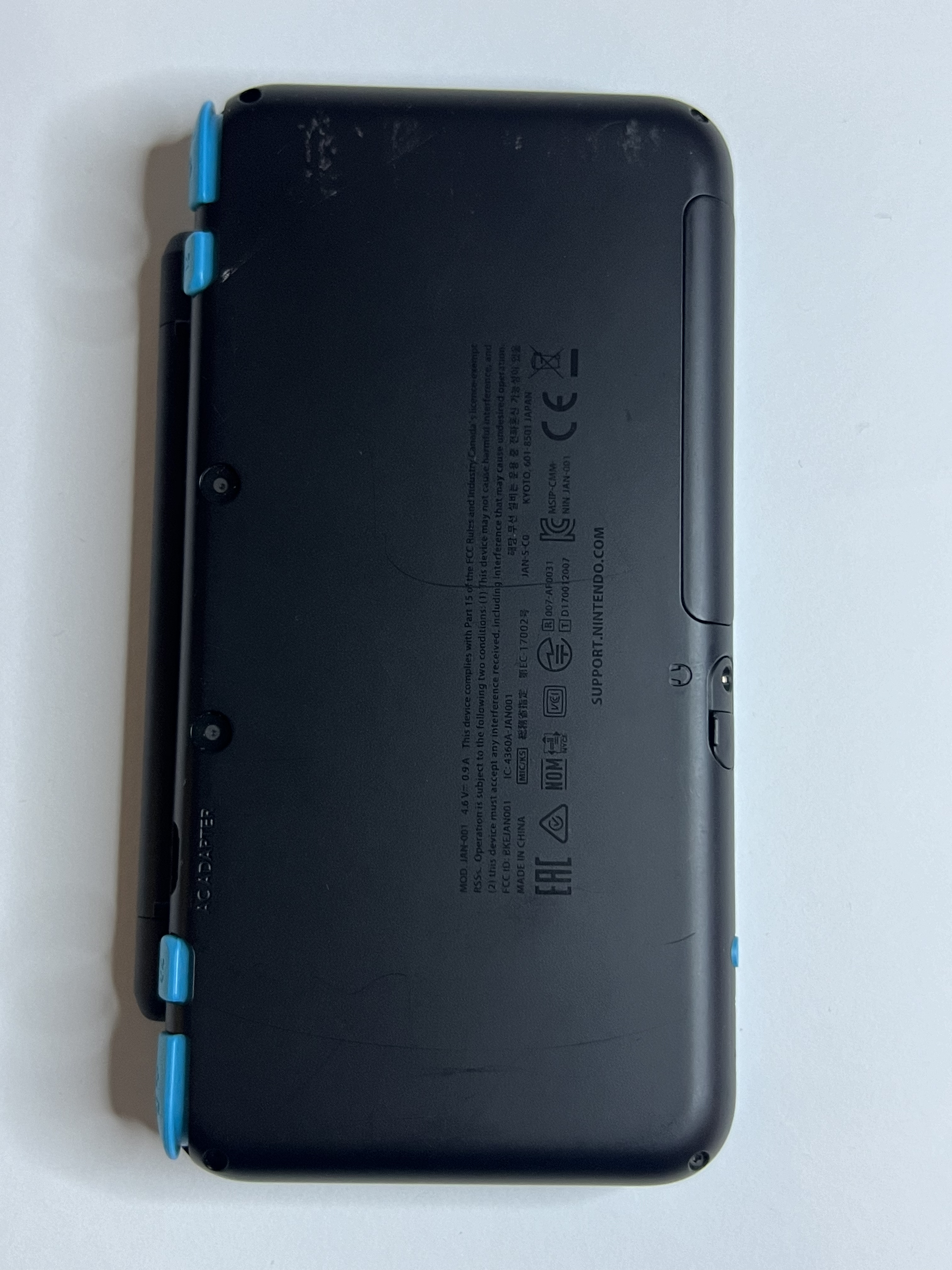New Nintendo 2DS XL Konsole neon blau mit 128GB, Pokemon Bank, Poke Mover & vielen Extras