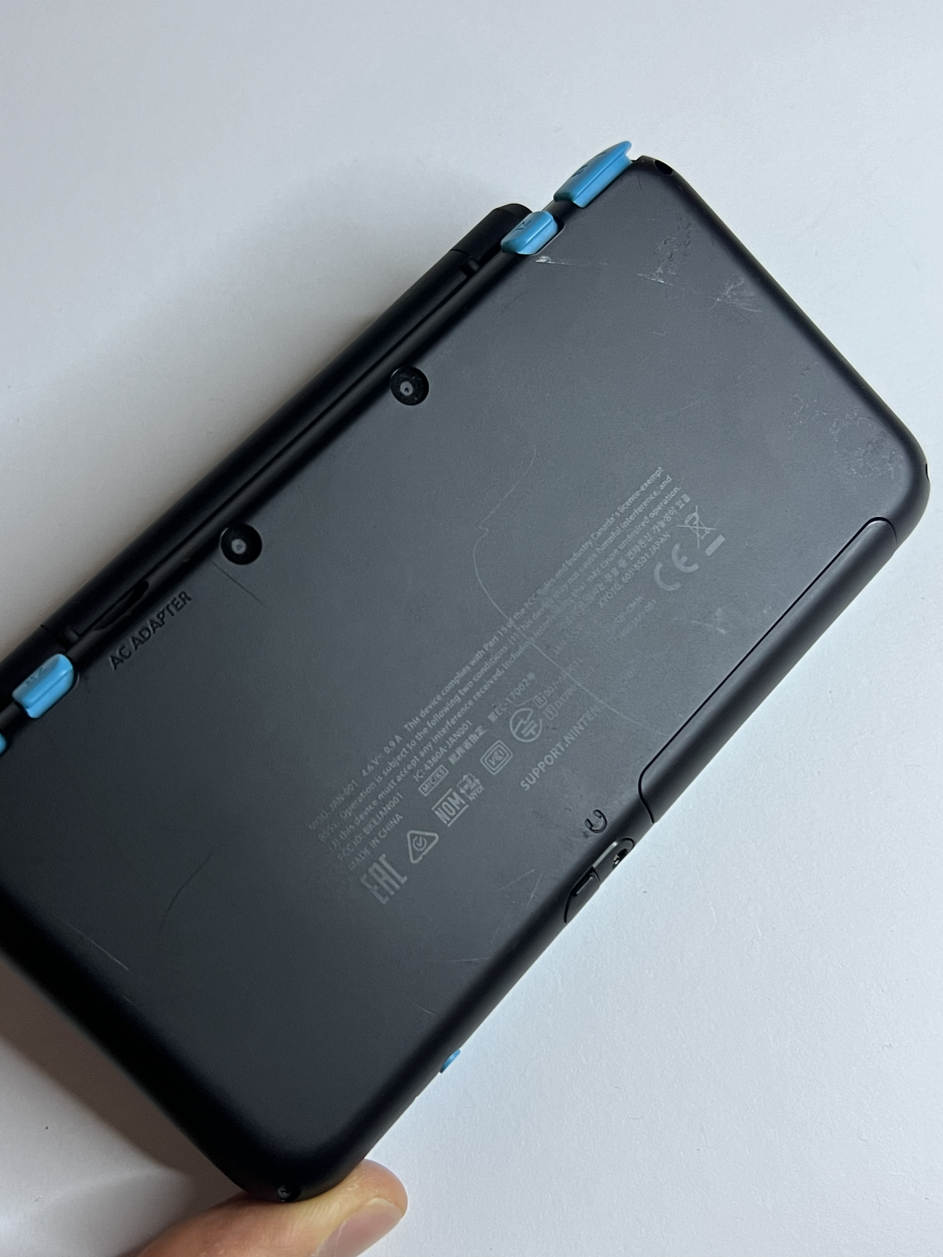 New Nintendo 2DS XL Konsole neon blau mit 128GB, Pokemon Bank, Poke Mover & vielen Extras