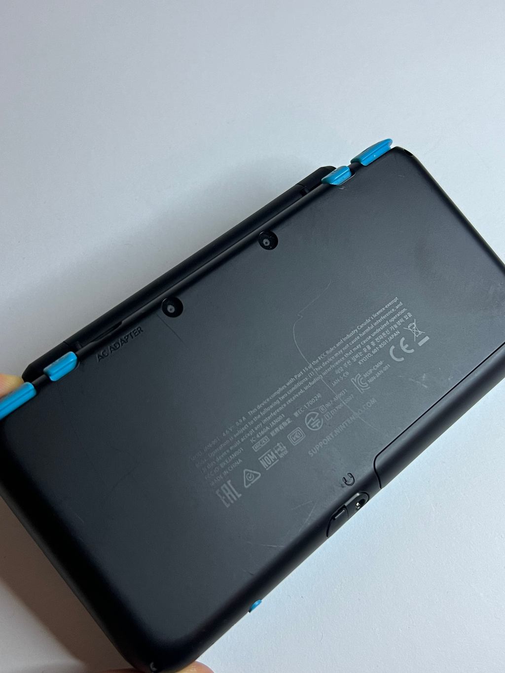 New Nintendo 2DS XL Konsole neon blau mit 128GB, Pokemon Bank, Poke Mover & vielen Extras