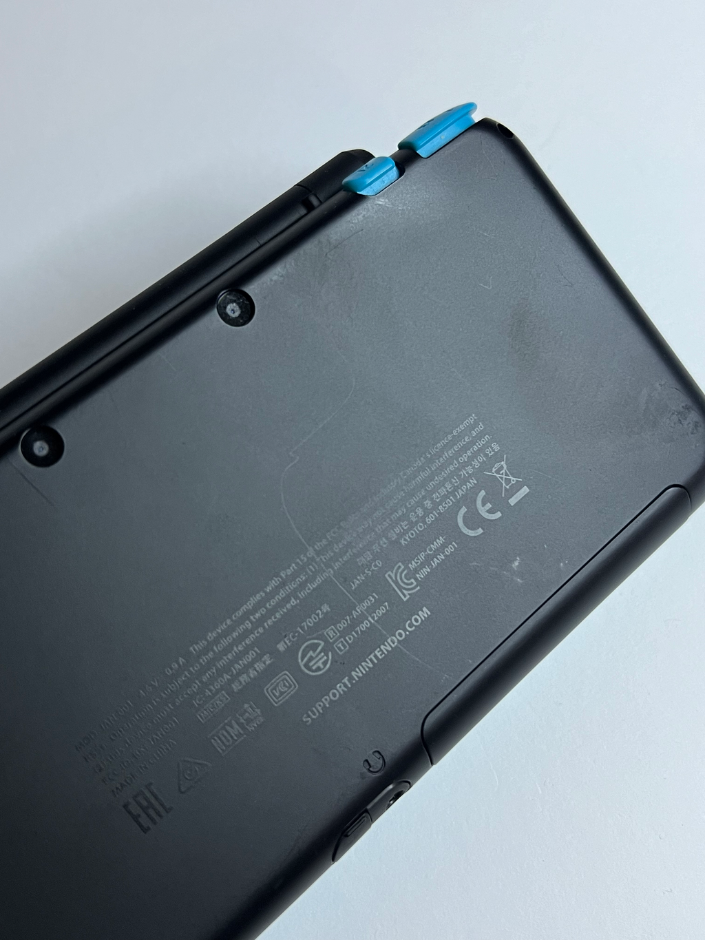 New Nintendo 2DS XL Konsole neon blau mit 128GB, Pokemon Bank, Poke Mover & vielen Extras