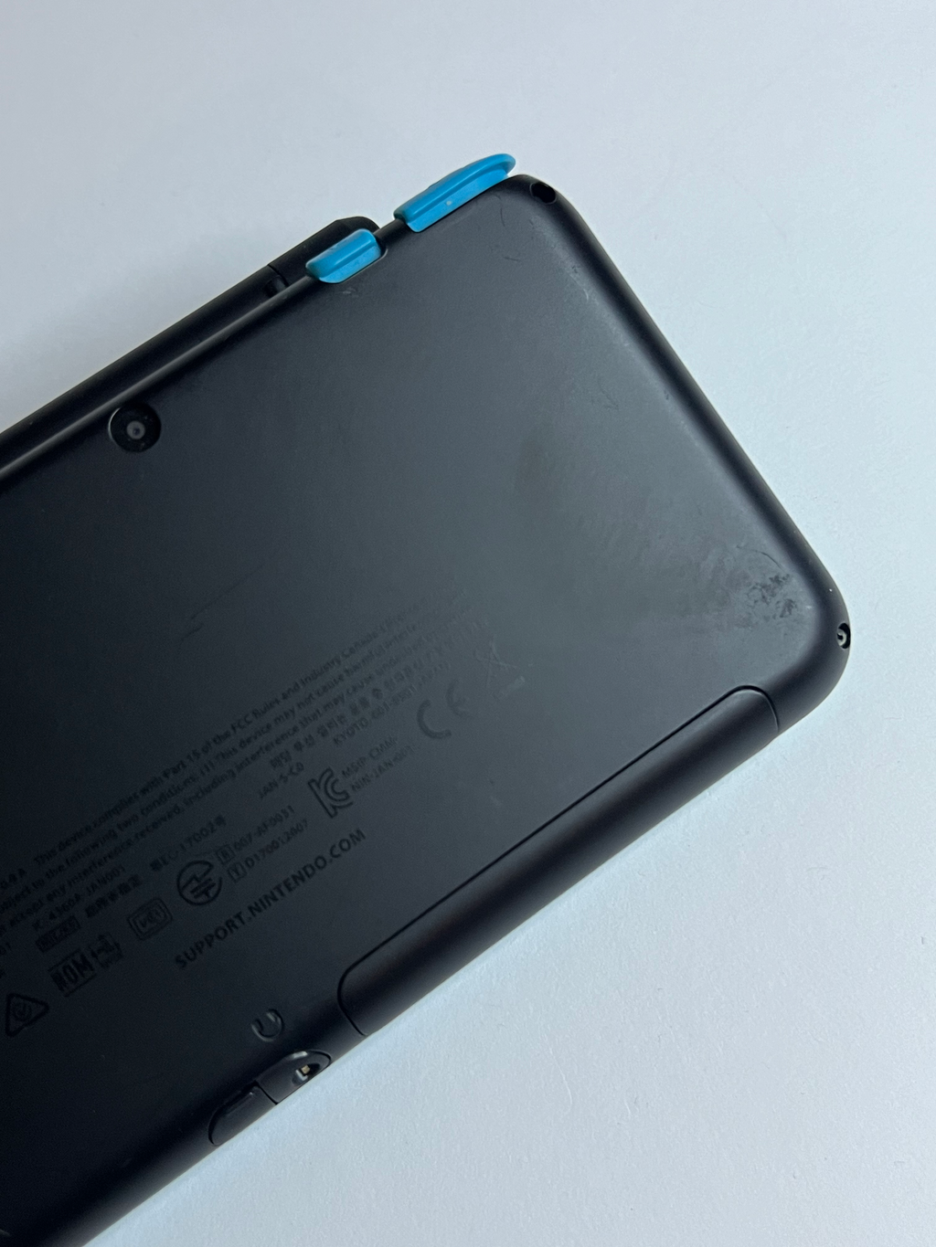 New Nintendo 2DS XL Konsole neon blau mit 128GB, Pokemon Bank, Poke Mover & vielen Extras