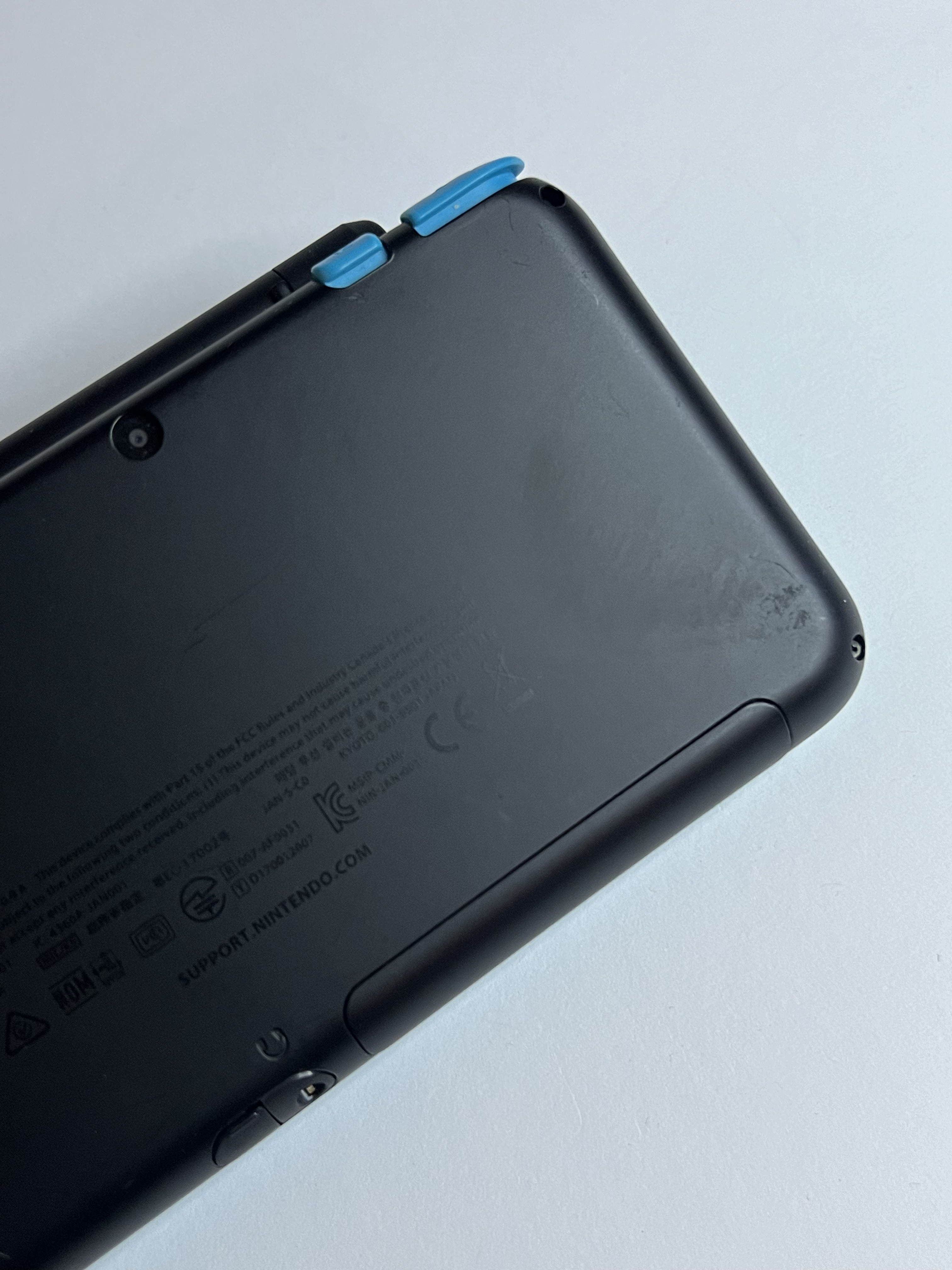 New Nintendo 2DS XL Konsole neon blau mit 128GB, Pokemon Bank, Poke Mover & vielen Extras