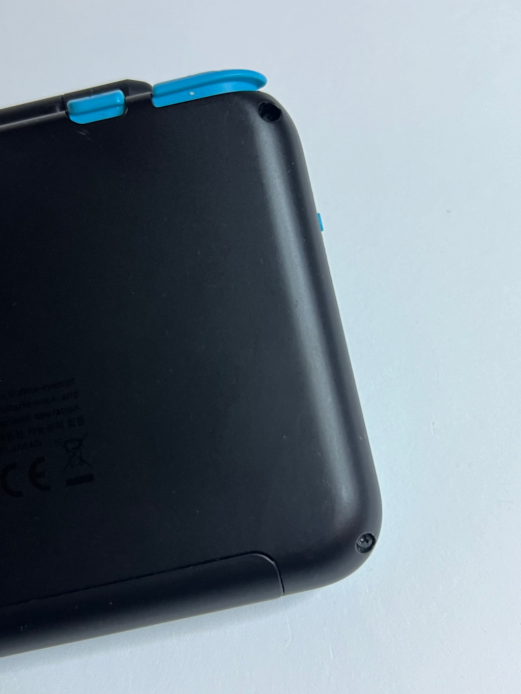 New Nintendo 2DS XL Konsole neon blau mit 128GB, Pokemon Bank, Poke Mover & vielen Extras