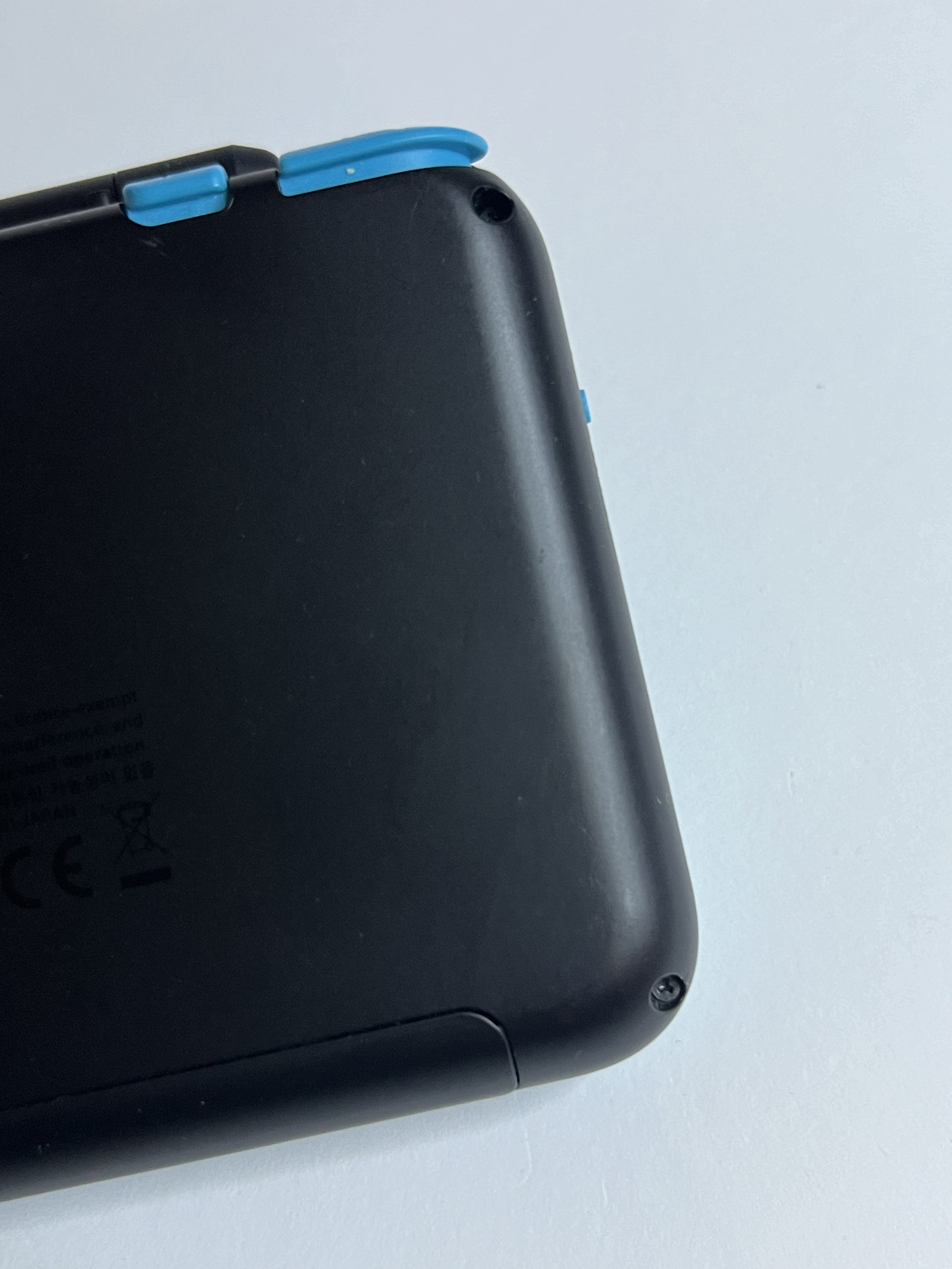 New Nintendo 2DS XL Konsole neon blau mit 128GB, Pokemon Bank, Poke Mover & vielen Extras