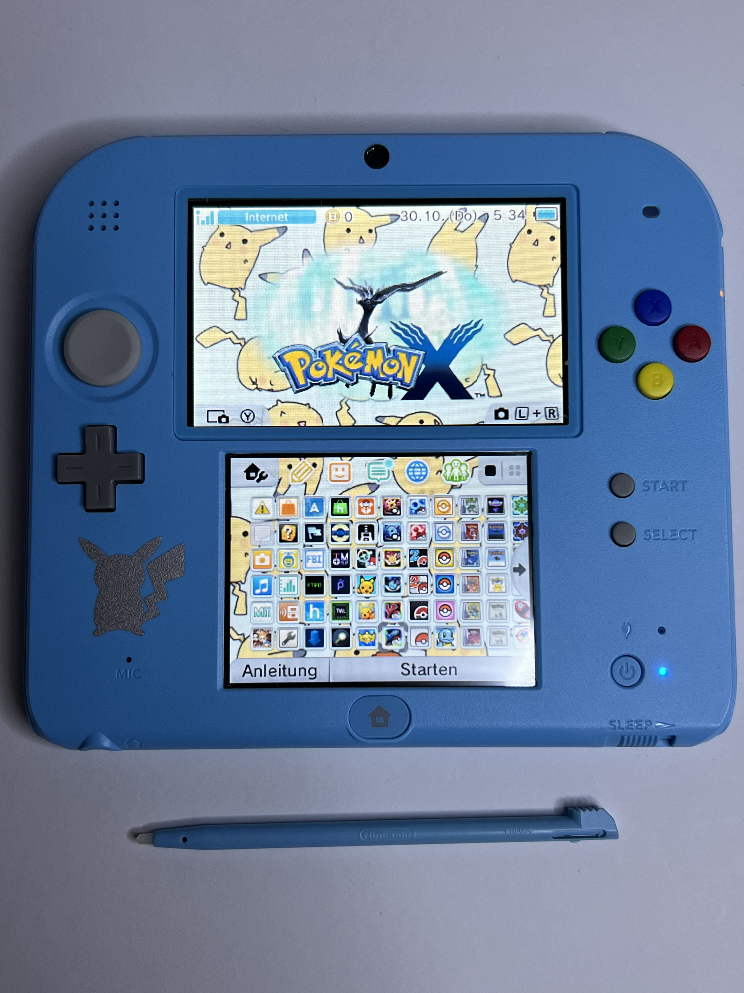 Nintendo 2DS Konsole Pokemon Sonne & Mond Edition mit 128GB, Pokemon Bank, Poke Mover & vielen Extras