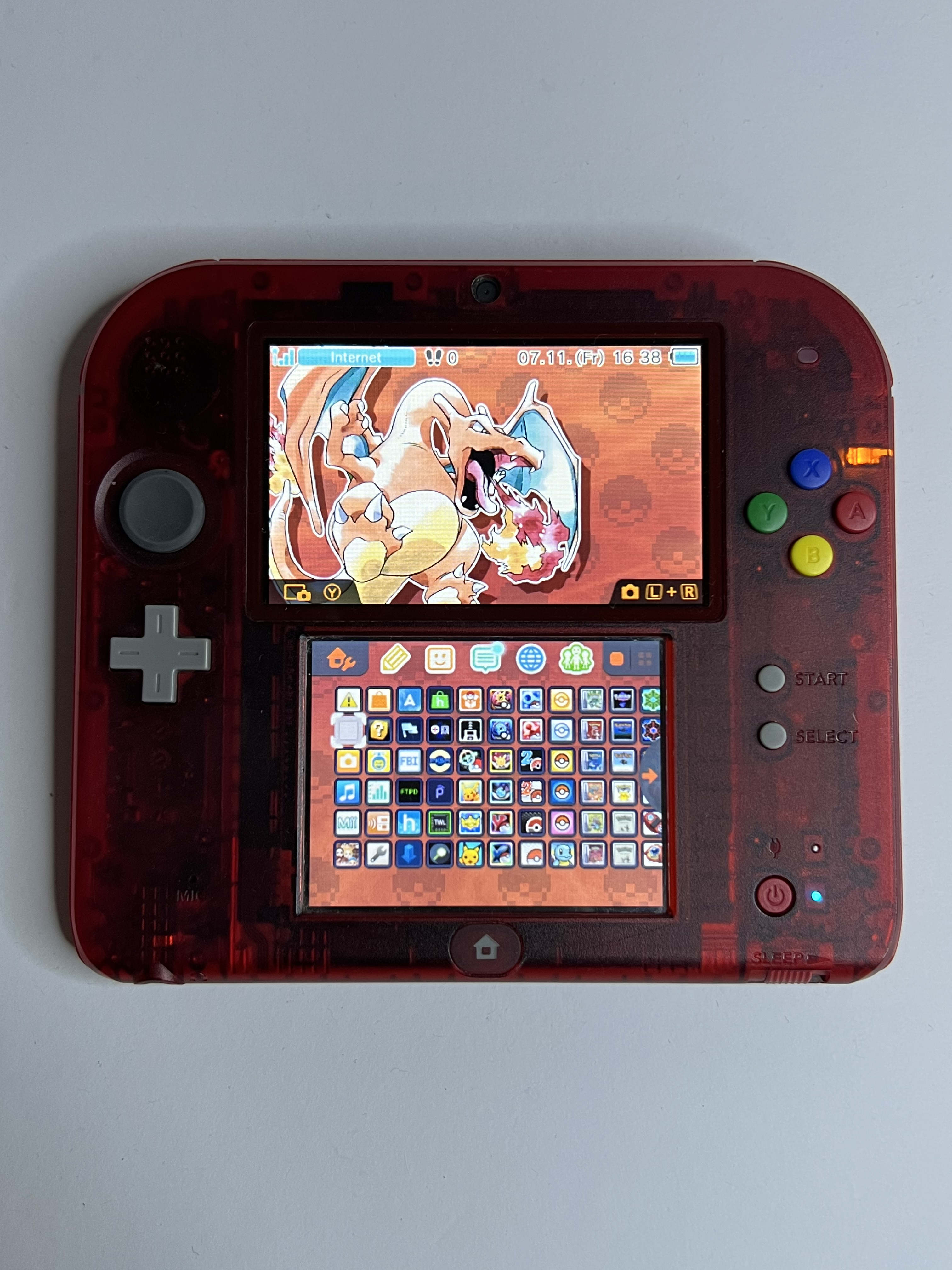 Nintendo 2DS Pokemon Rote Edition mit 128GB, Pokemon Bank, Poke Mover & vielen Extras