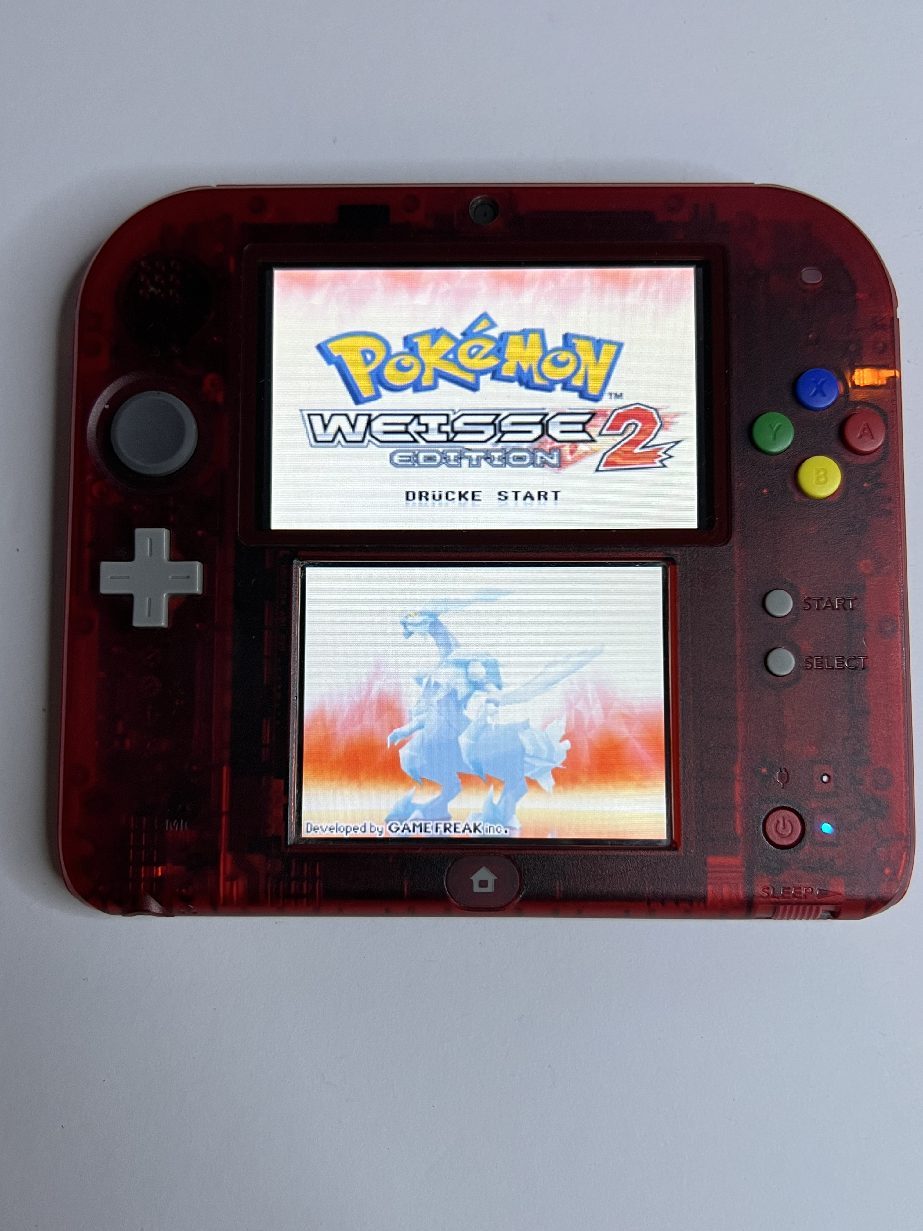 Nintendo 2DS Pokemon Rote Edition mit 128GB, Pokemon Bank, Poke Mover & vielen Extras