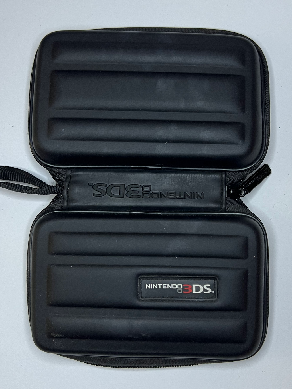 Original Nintendo Schutztasche kompatibel mit Nintendo 3DS