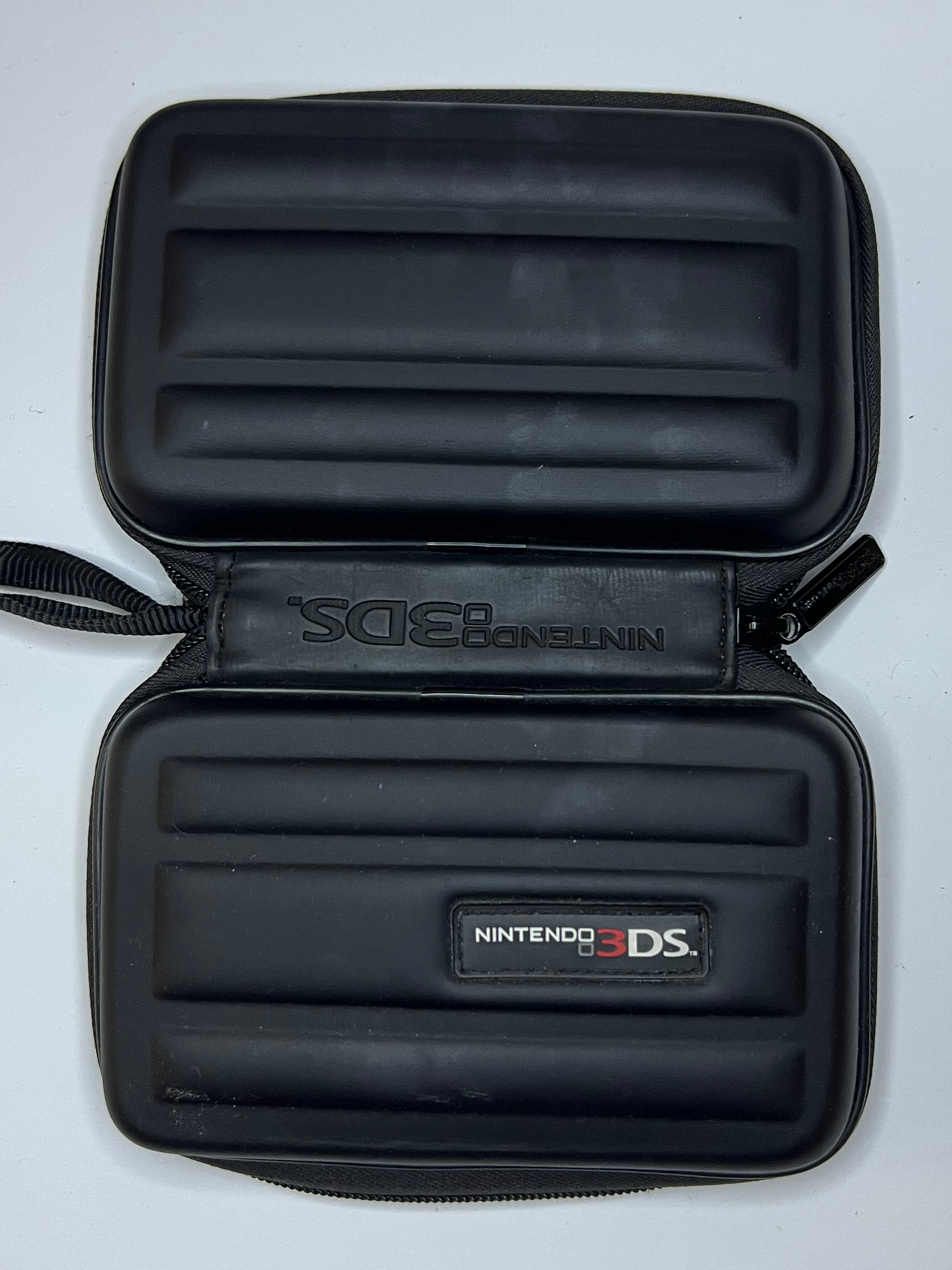 Original Nintendo Schutztasche kompatibel mit Nintendo 3DS