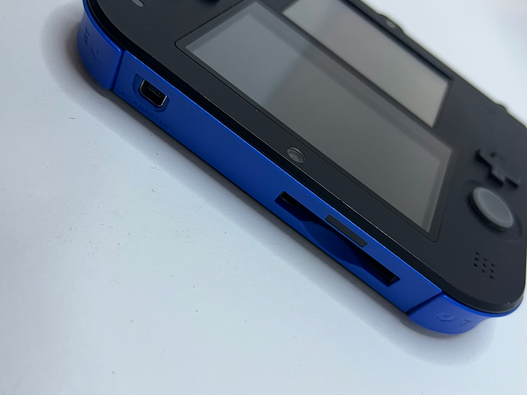 Nintendo 2DS Konsole schwarz blau mit 128GB, Pokemon Bank, Poke Mover & vielen Extras