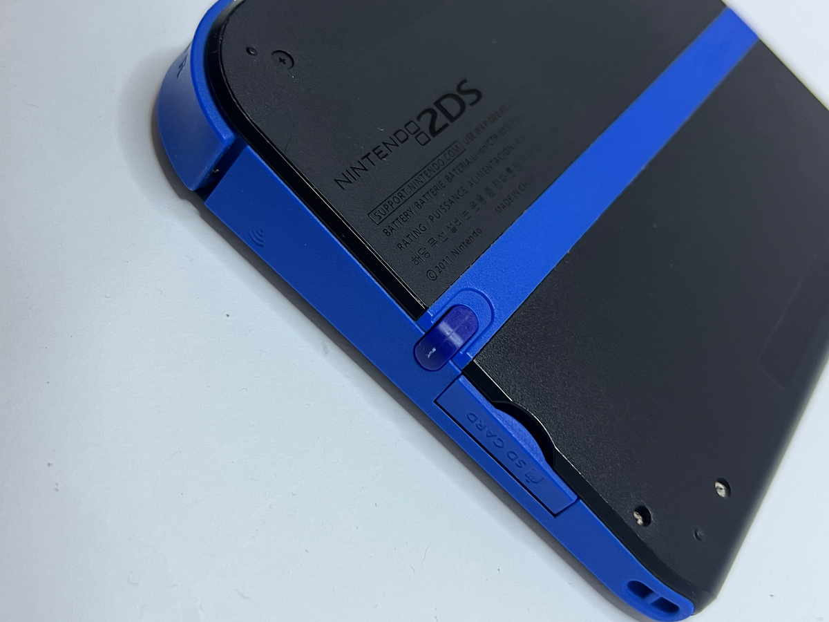 Nintendo 2DS Konsole schwarz blau mit 128GB, Pokemon Bank, Poke Mover & vielen Extras