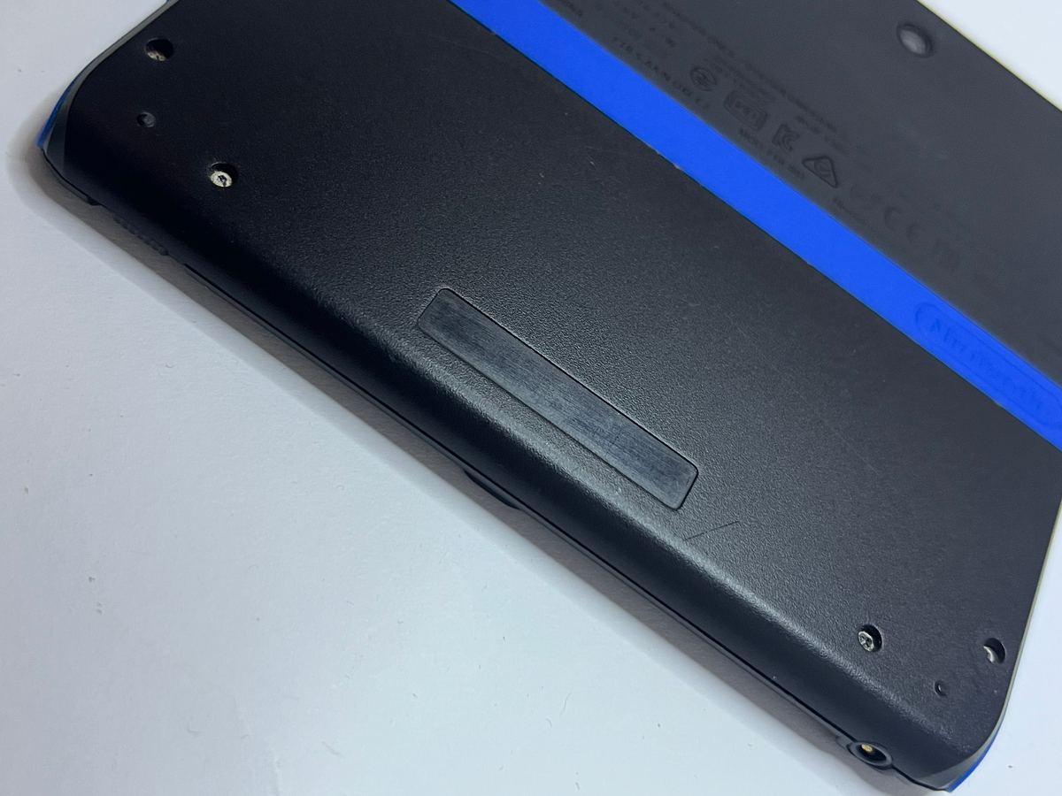 Nintendo 2DS Konsole schwarz blau mit 128GB, Pokemon Bank, Poke Mover & vielen Extras