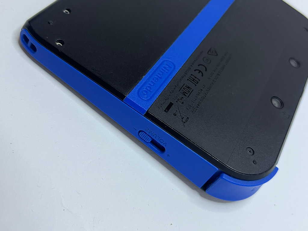 Nintendo 2DS Konsole schwarz blau mit 128GB, Pokemon Bank, Poke Mover & vielen Extras