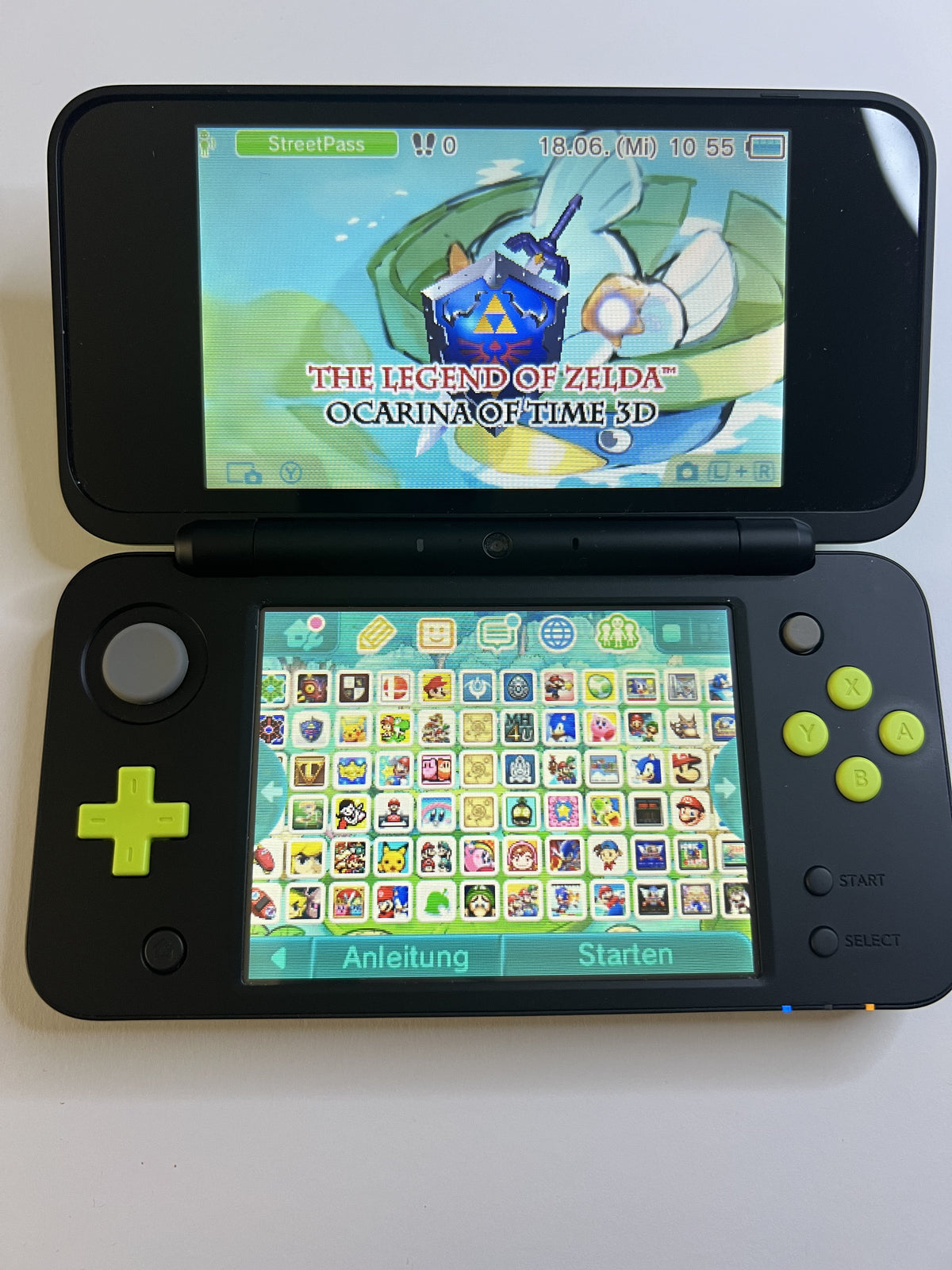 Nintendo New 2DS XL Konsole in schwarz neon grün mit 128GB, Pokemon Bank, Poke Mover & vielen Extras