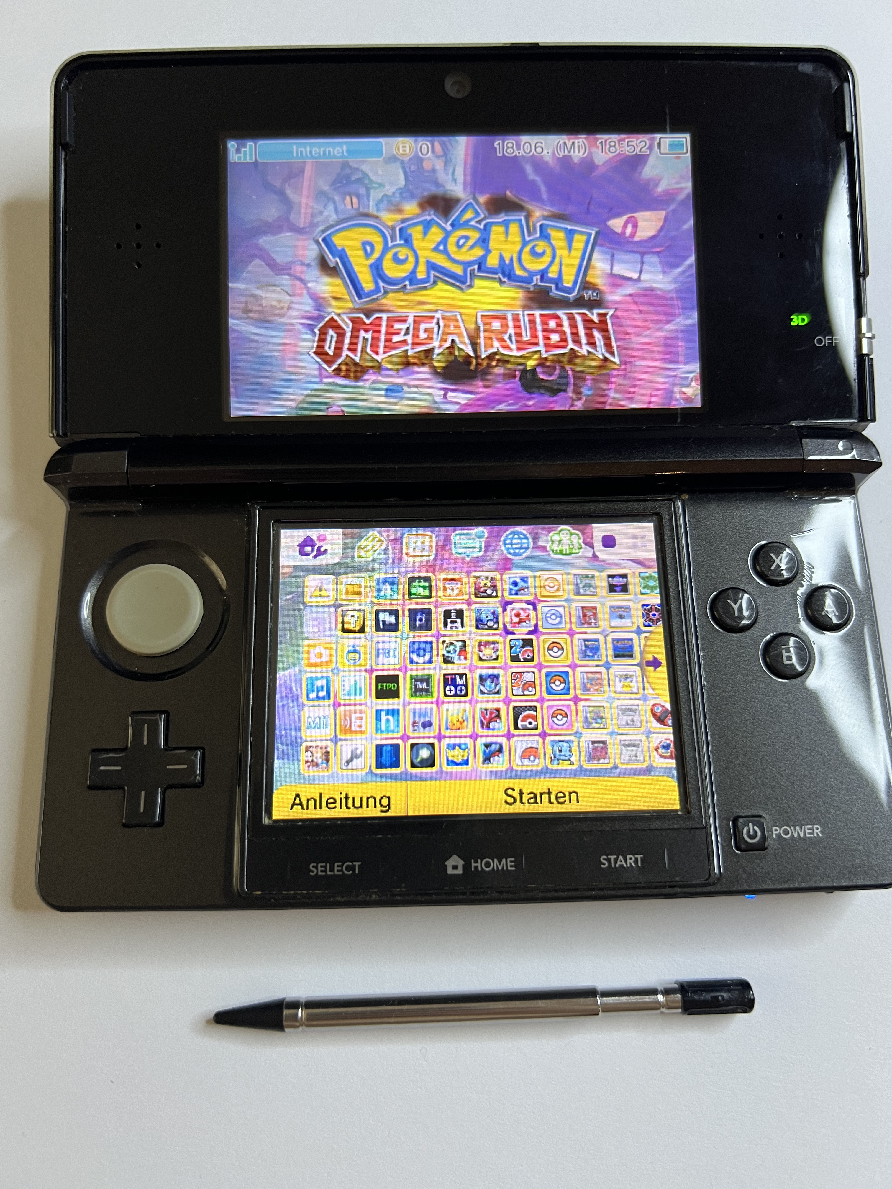 Nintendo 3DS Konsole cosmos schwarz mit 128GB, Pokemon Bank, Poke Mover & vielen Extras